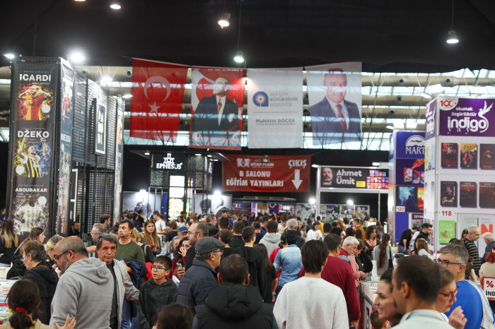 13. Antalya Kitap Fuarı’na yoğun ilgi