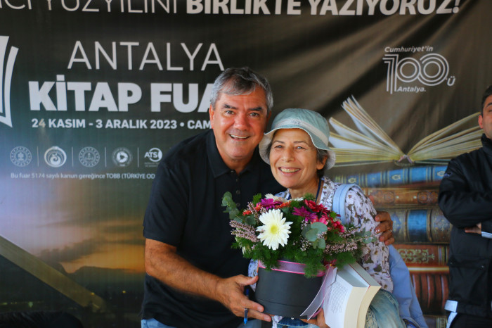13. Antalya Kitap Fuarı’na yoğun ilgi