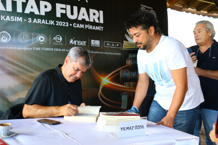 13. Antalya Kitap Fuarı’na yoğun ilgi