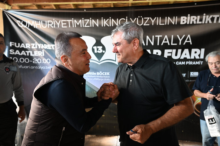 13. Antalya Kitap Fuarı’na yoğun ilgi