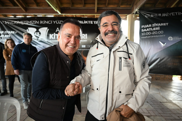 13. Antalya Kitap Fuarı’na yoğun ilgi