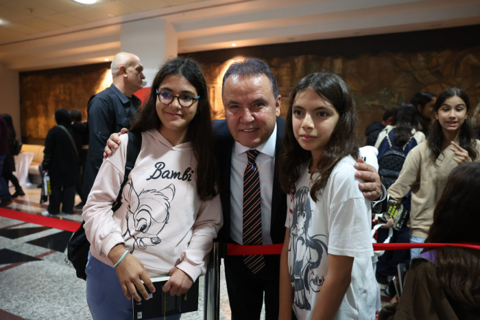 13. Antalya Kitap Fuarı’nda yazarlar okurlarıyla buluşuyor