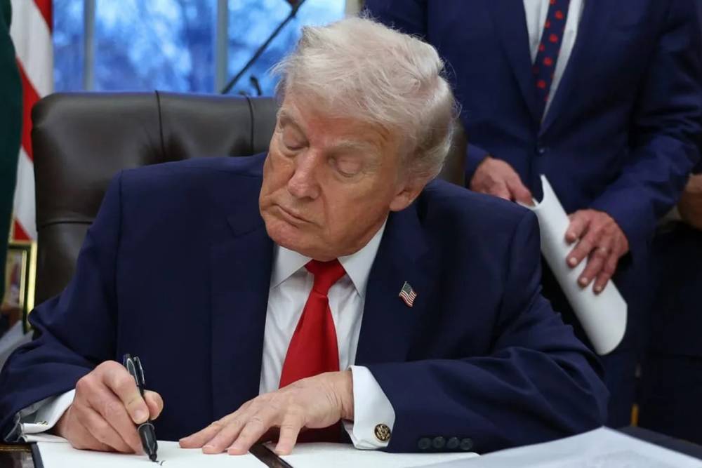 ABD'den İran'a y&ouml;nelik yeni g&uuml;mr&uuml;k vergisi