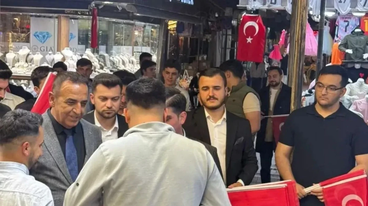 Alanya&rsquo;da esnafa anlamlı ziyaret  T&uuml;rk bayrakları dalgalandı