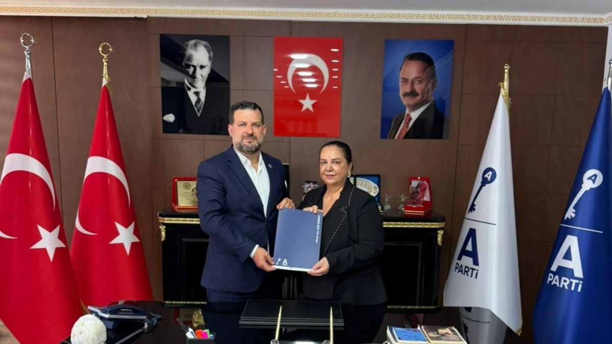 Anahtar Parti Antalya&rsquo;da hız kesmiyor: Konyaaltı&rsquo;na yeni isim atandı