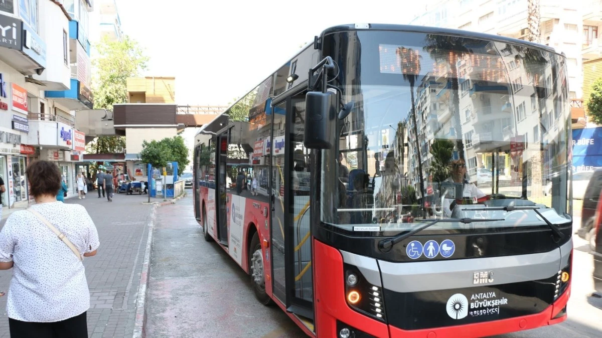 Antalya&rsquo;da 1 Mayıs&rsquo;ta toplu taşıma bedava olacak