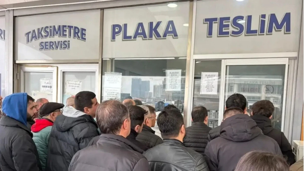 APP plaka kullananlara b&uuml;y&uuml;k ceza: Ehliyete el konulabilir, plaka at&ouml;lyelerinde yoğunluk
