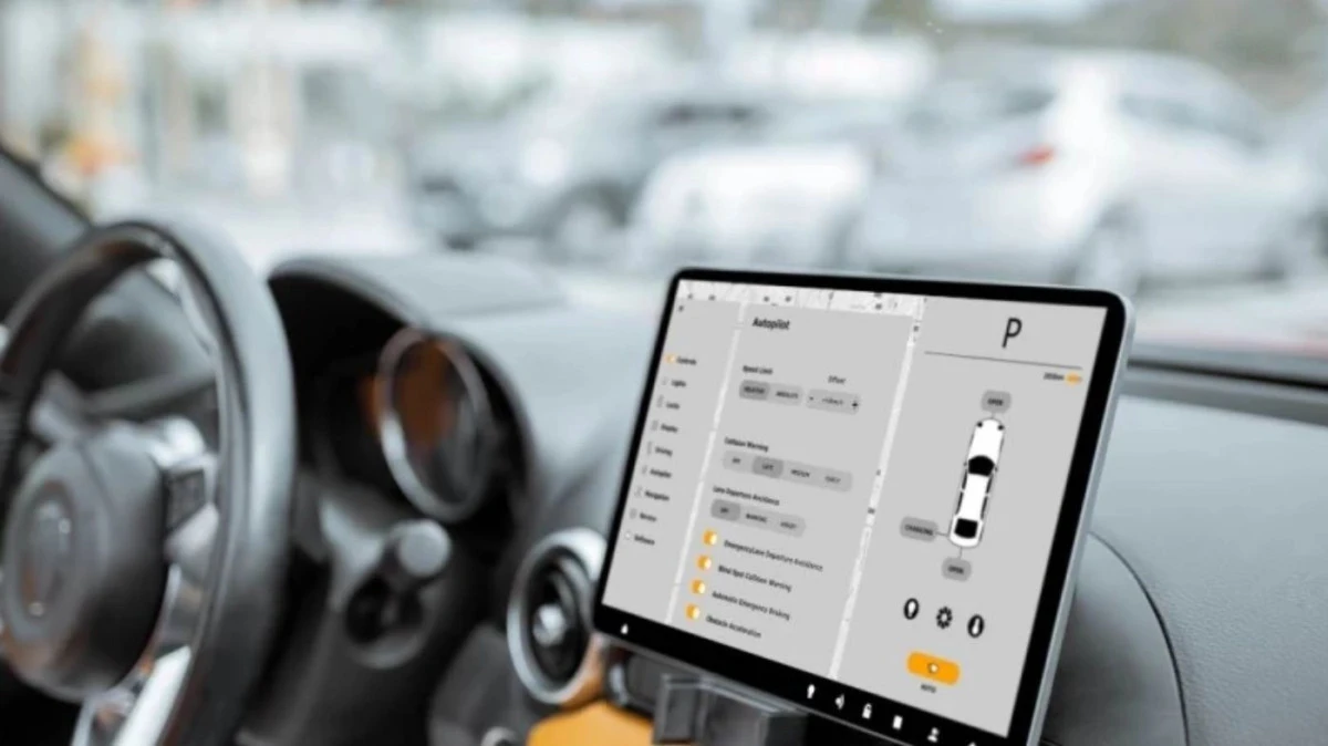 Ara&ccedil;ta multimedya yasak mı? 2026 d&uuml;zenlemesi CarPlay ve ekranları etkiledi