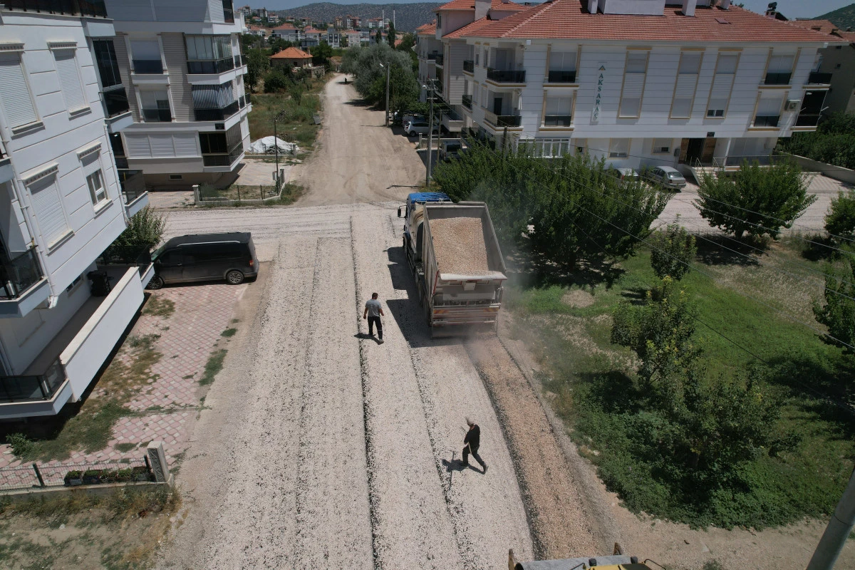 Asfalt çalışmaları Aşağıpazar’da devam ediyor