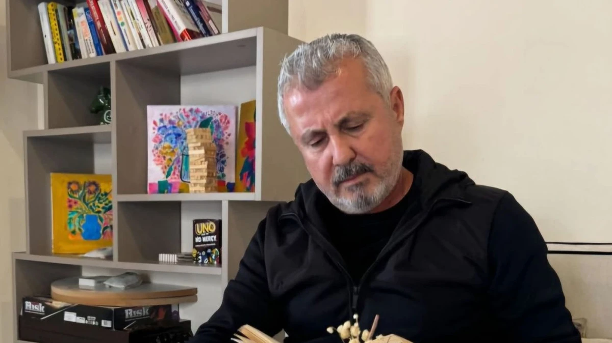 G&ouml;r&uuml;nt&uuml;ler g&uuml;ndeme oturdu, S&ouml;zen sessizliğini bozdu