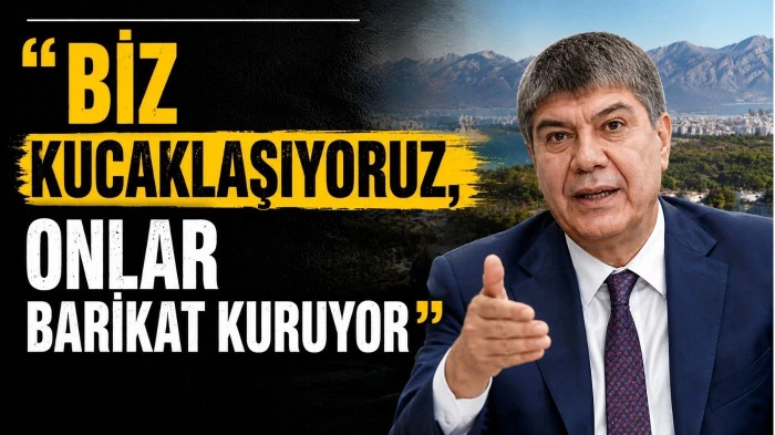 Menderes T&uuml;rel: &ldquo;Biz kucaklaşıyoruz, onlar barikat kuruyor&rdquo;