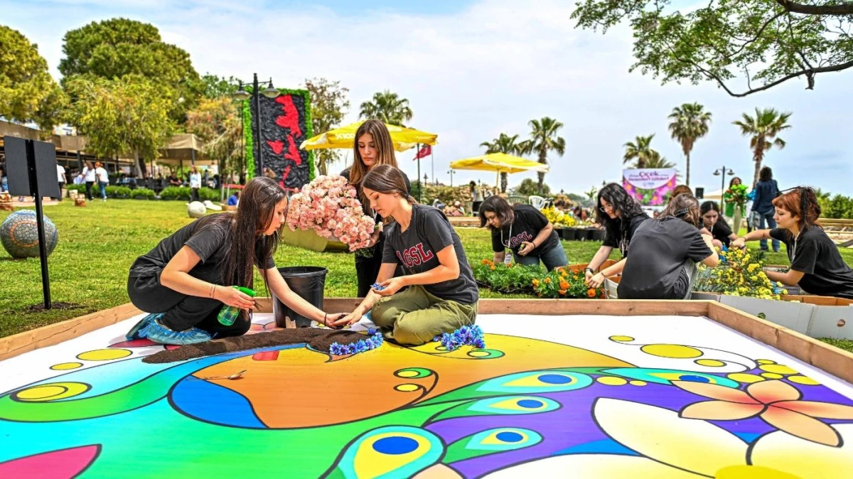 Muratpaşa&rsquo;da &ccedil;i&ccedil;ek desenleri g&uuml;nleri i&ccedil;in başvurular başladı