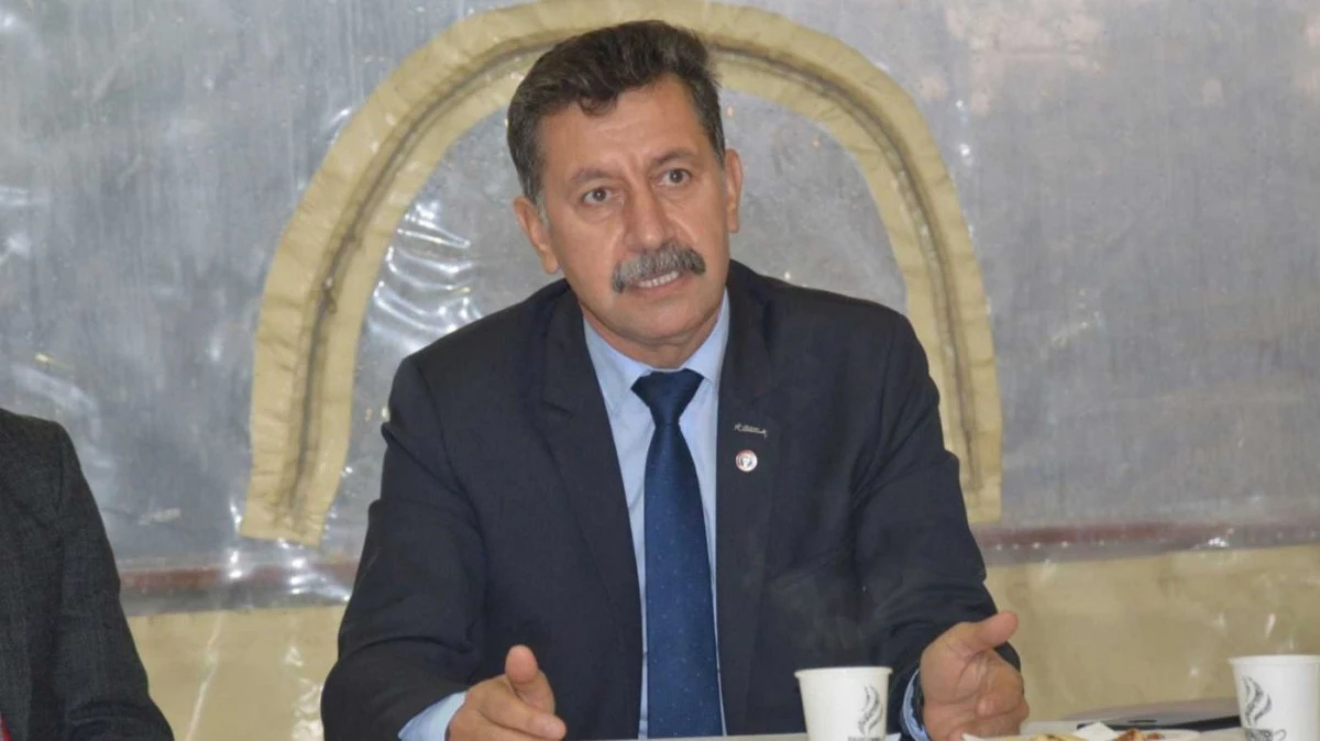 Sadık Acar: &ldquo;Ekmek, adalet ve &ouml;zg&uuml;rl&uuml;k i&ccedil;in kamu emek&ccedil;ileri omuz omuza m&uuml;cadele etmeli&rdquo;