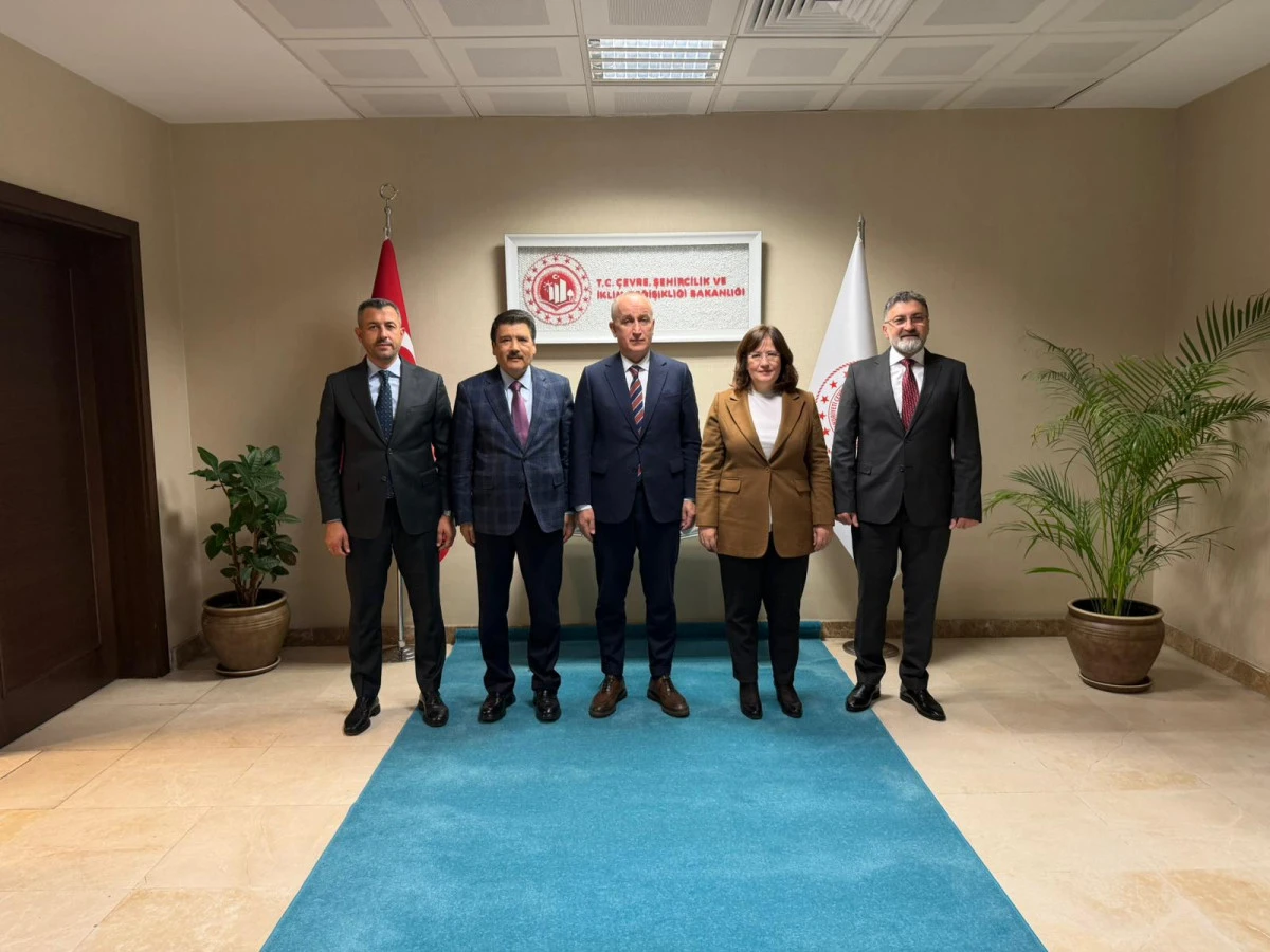 Serik&rsquo;te siyasi denge değişiyor mu? CHP&rsquo;li başkan Kumbul Ak partililerle Ankara&rsquo;da